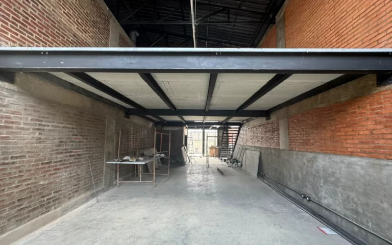 mezanino construido com painel wall